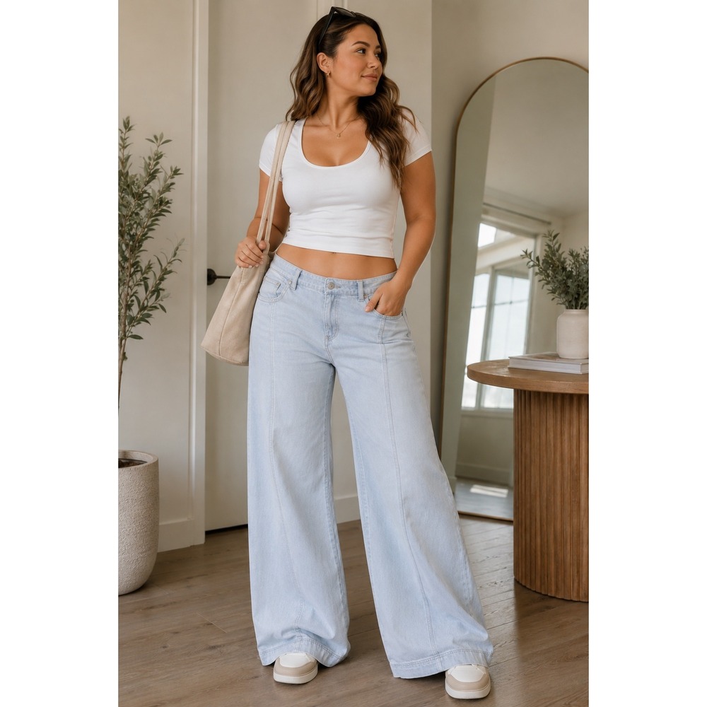American Eagle Low-Rise Baggy Wide Leg Jeans Light Wash Size 16 Regular